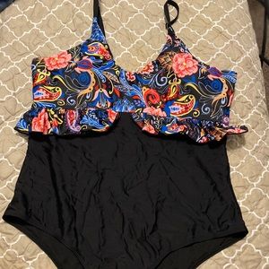 Super Cute Floral With Ruffle Swimsuit